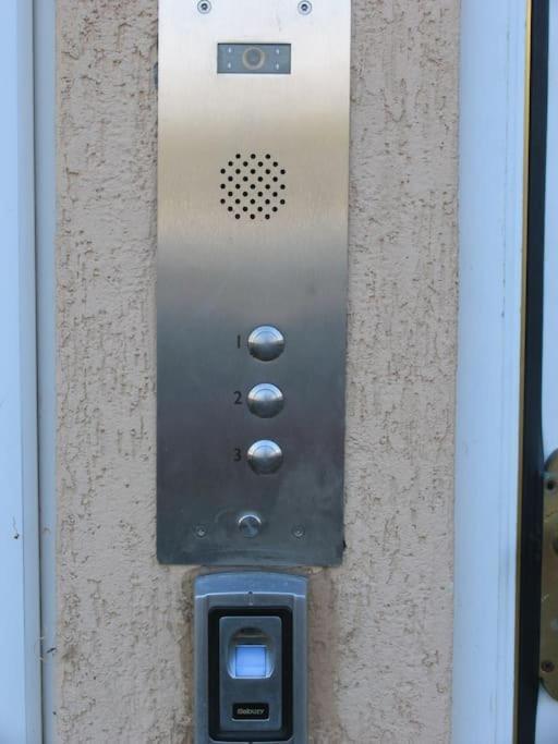 Modern Cosy Private Studio, Wifi, Ip-Tv, Must See ラムフォード エクステリア 写真